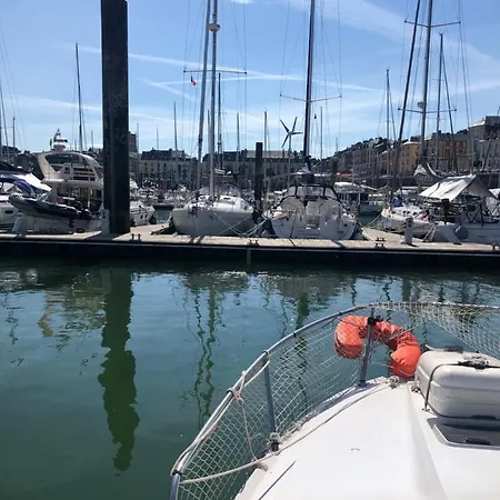 Botel Nuit Port De Dieppe