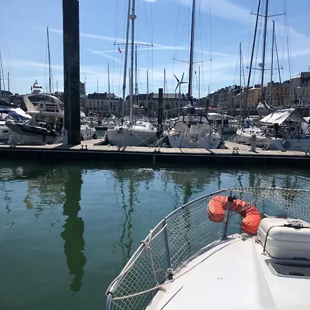 Botel Nuit Port De Dieppe
