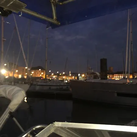 Nuit Port De Dieppe Tekne